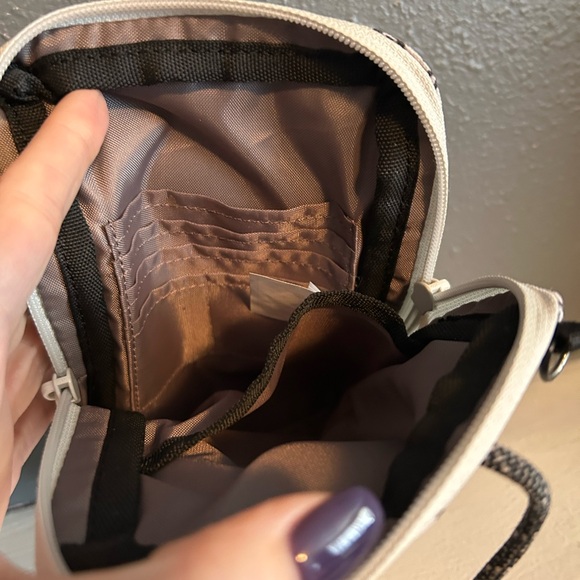 Kavu Chevron Pattern Essential Bag - Picture 3 of 4